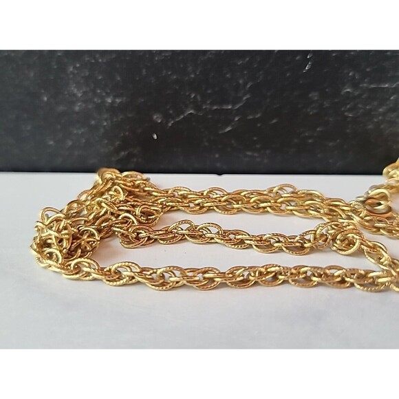 Vintage Gold Tone Metal Chain - Picture 7 of 10
